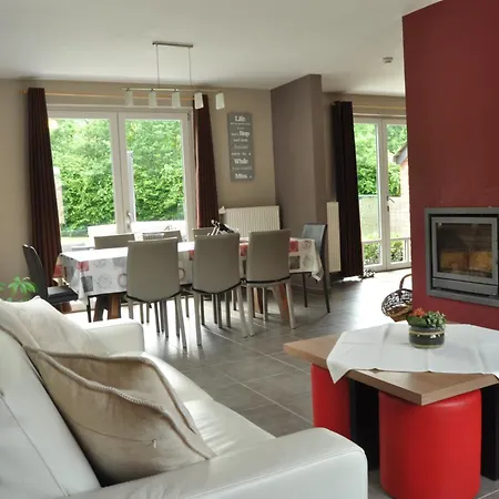 Holiday home Bosanemoon - & Sauna - Omheinde Tuin - Te